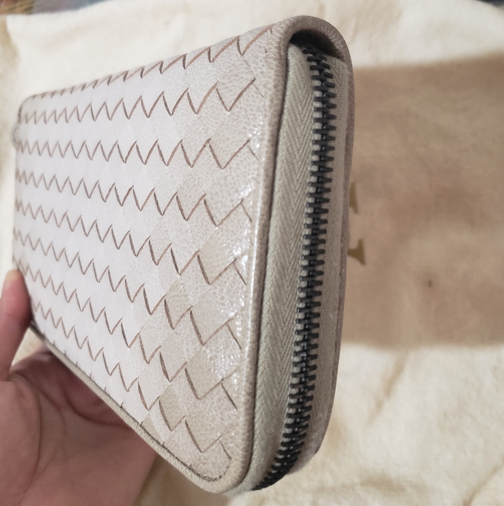 Bottega Veneta Intrecciato Nappa Wallet LIKE NEW. Christmas SALE!! - Picture 4 of 7